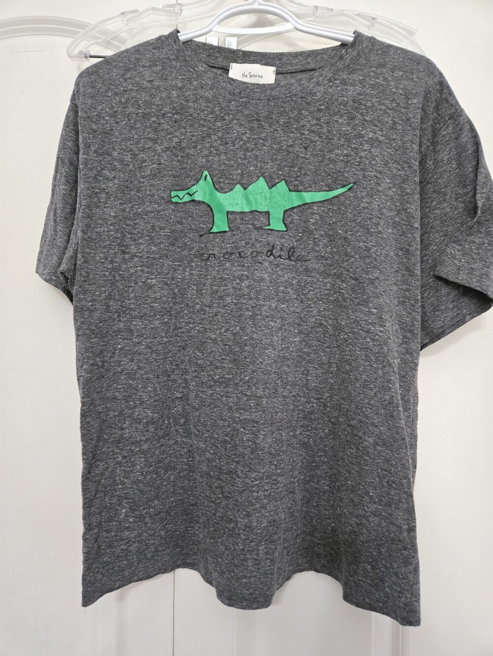 The Stories Men's Gray Tee with Green Crocodile Graphic